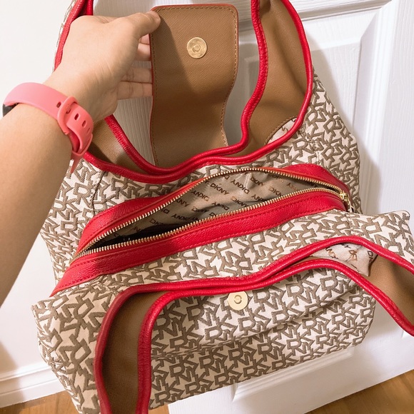 ❌SOLD❌Dkny Hobo bag - Picture 5 of 15